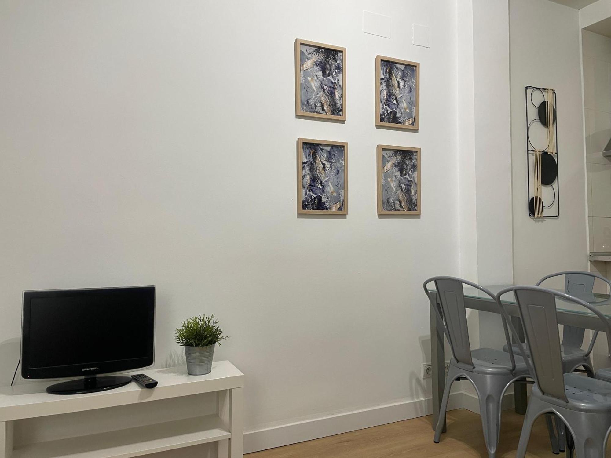 Plaza Rio B Apartment Madrid Bagian luar foto