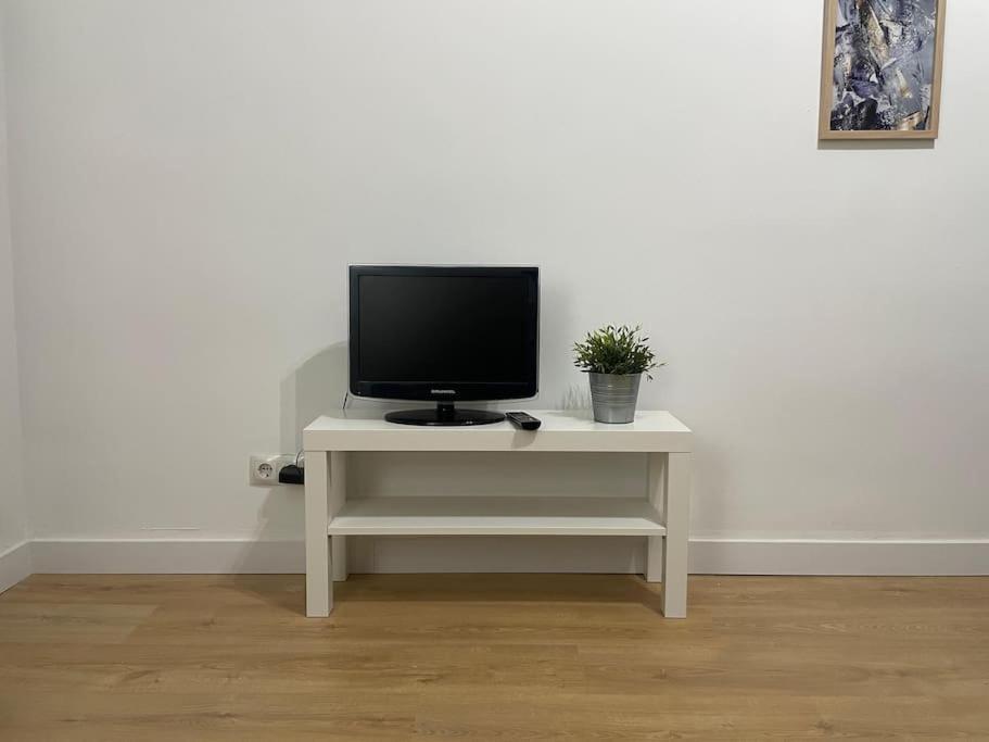 Plaza Rio B Apartment Madrid Bagian luar foto